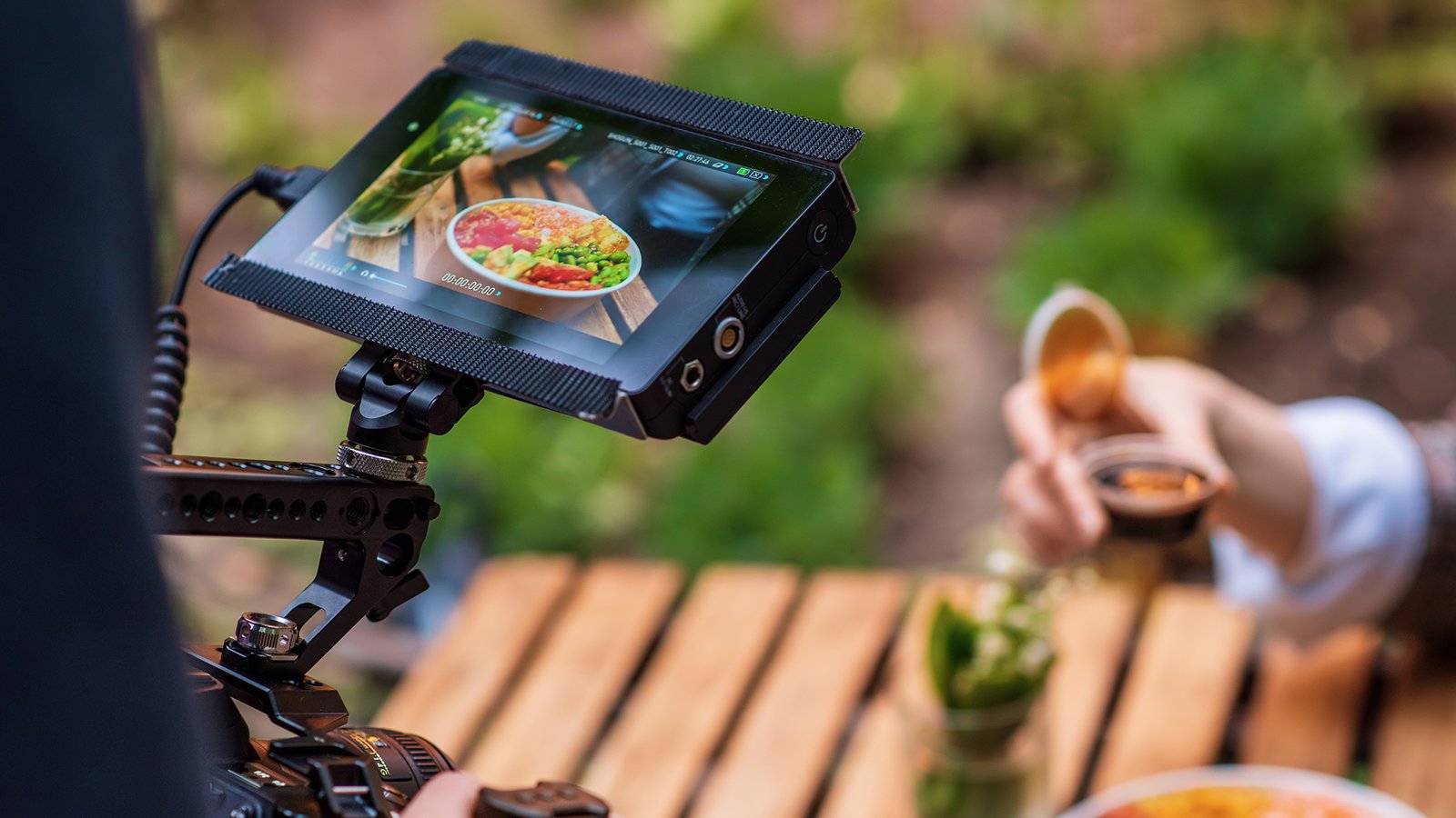 video musical profesional, rodaje videoclip Bogotá, artista en escena, producción audiovisual musical